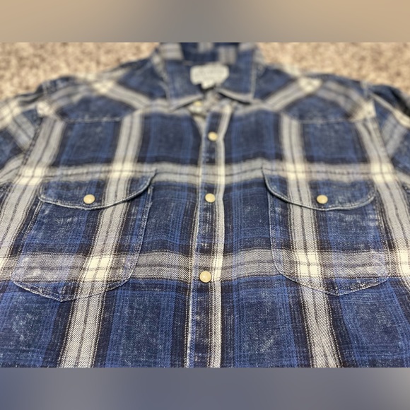 Plaid Blue & White Long-sleeve Button Down - Picture 4 of 8